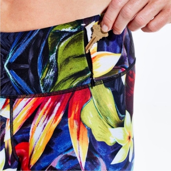 CALIA Carrie Underwood Colorful Tropical Floral Cropped High Rise Leggings M - Picture 4 of 13